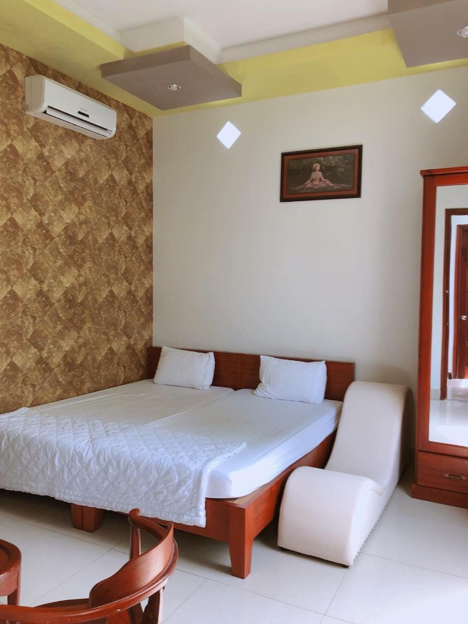 Ngoc Kha Tu 1 Hotel Long Xuyên Buitenkant foto